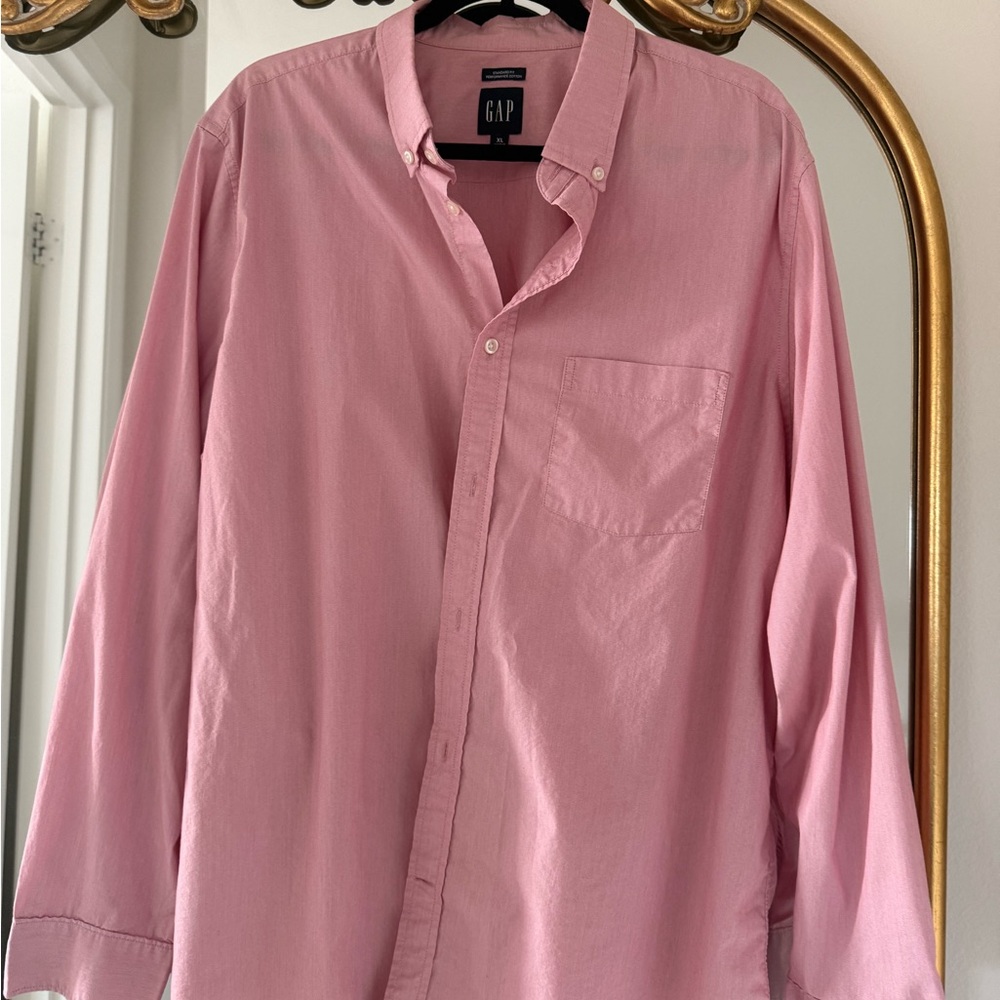 GAP Men's Pink Shirt